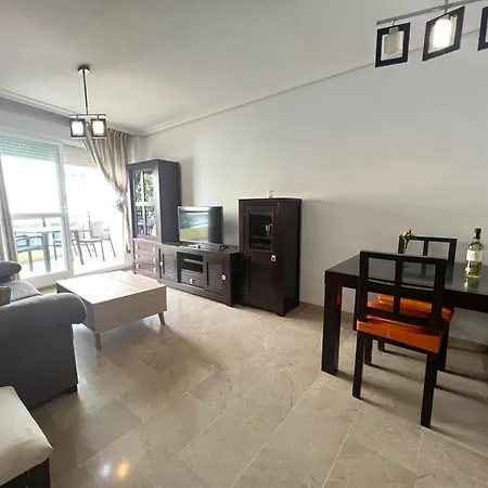 Apartment With Pool, Tennis & Gym By Homing Torremolinos